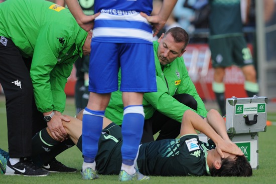 Da ahnte Nico Schulz schon, das etwas passiert sein musste (Foto: Norbert Jansen / Fohlenfoto)