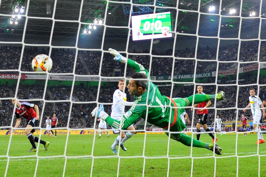 Öczan verhindert Hazards Lucky-Punch (Foto: Norbert Jansen / Fohlenfoto)