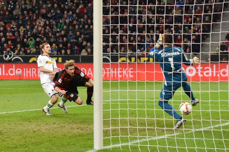 Der Anfang vom Ende - Kießlings 1:0 (Foto: Team2 Sportphoto)