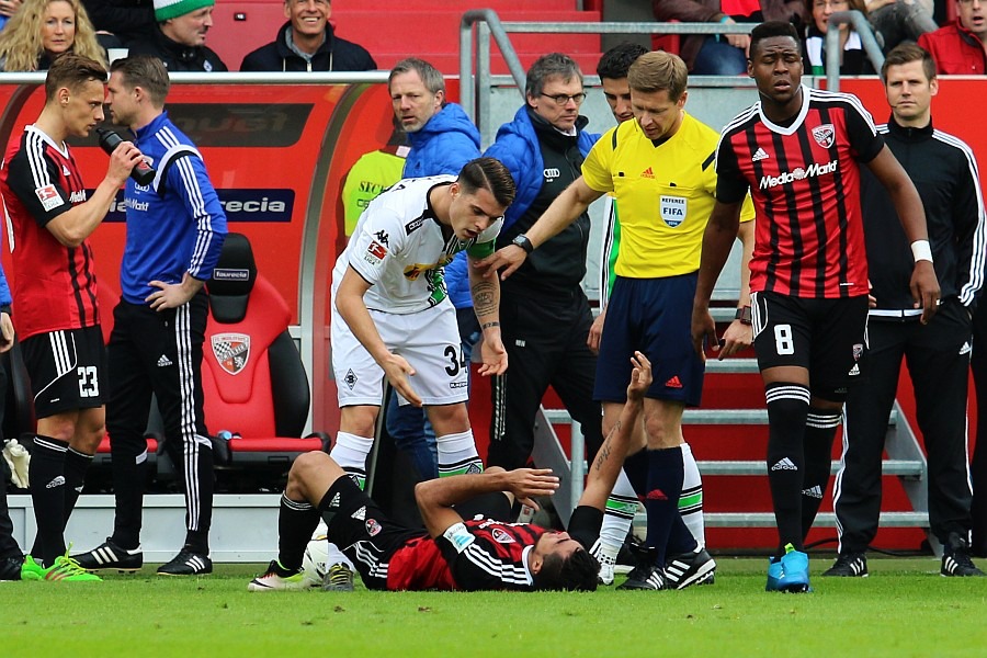 Xhaka kann es nicht fassen (Foto: Dirk Päffgen)