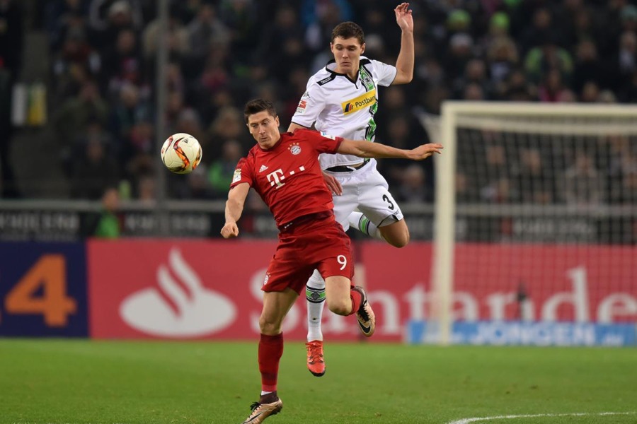 Kein Stich für Lewandowski gegen Christensen (Foto: Team2 Sportphoto)