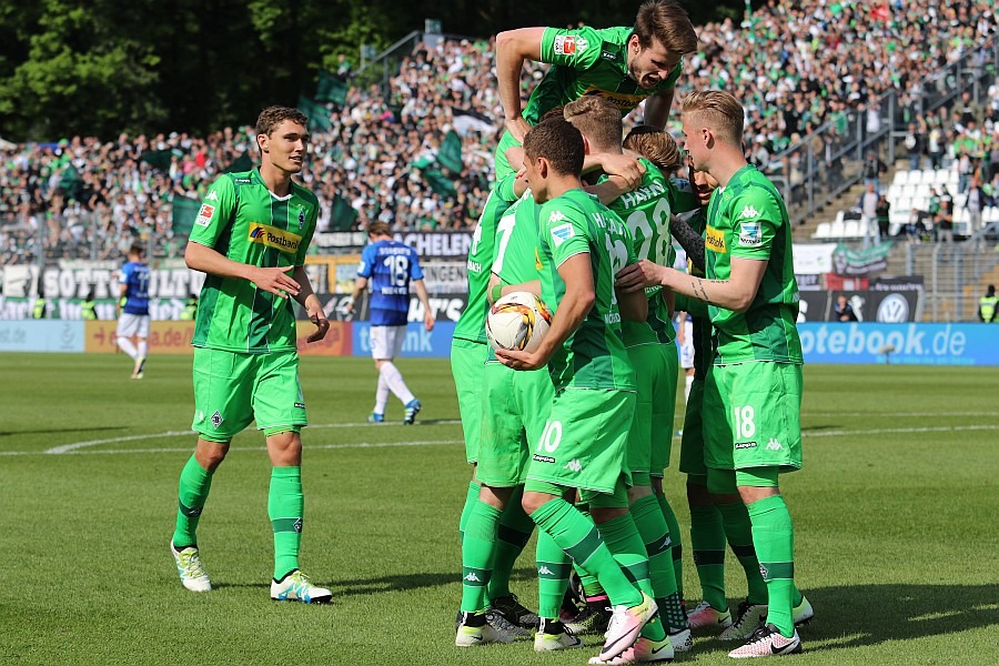 Jubel nach dem 2:0 durch Hahn (Foto: Dirk Päffgen)