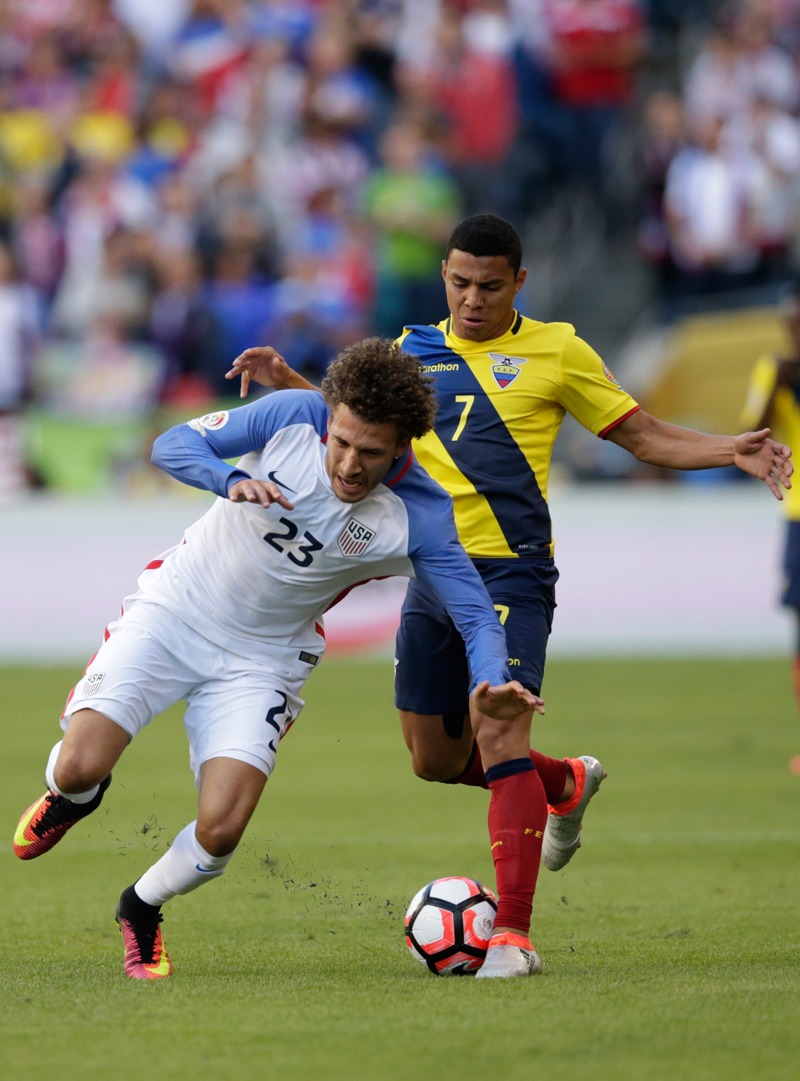 Fabian Johnson geriet gegen Ecuador nur kurz ins Straucheln (Foto: Jason Redmond / AFP / Getty Images)