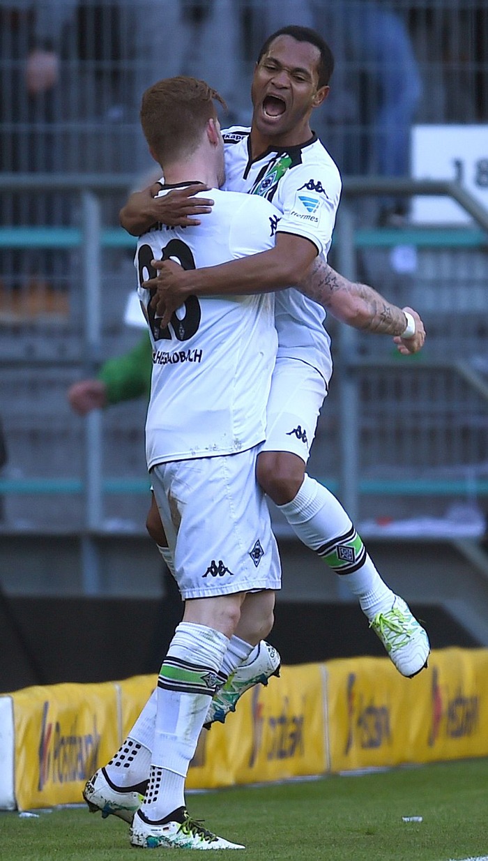 Raffael jubelt auch künftig in Gladbach (Foto: Patrik Stollarz / AFP / Getty Images)