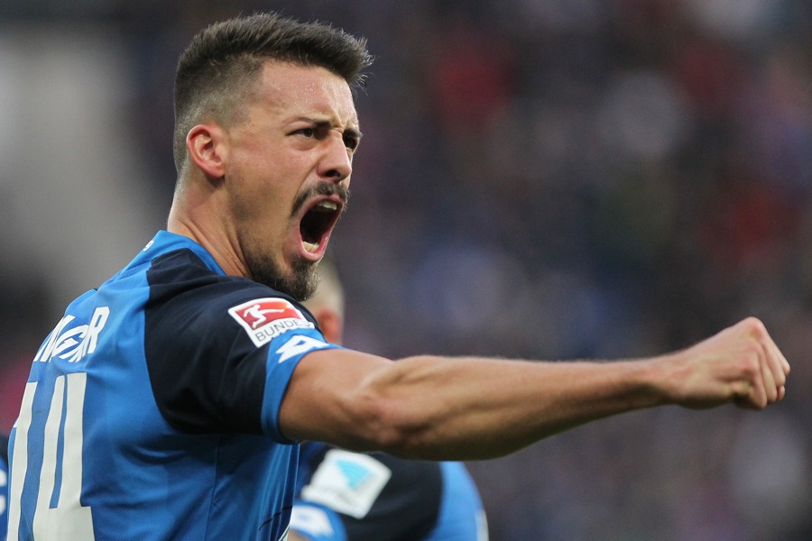 Sandro Wagner provoziert am Rande der Legalität (Foto: Daniel Roland / AFP / Getty Images)