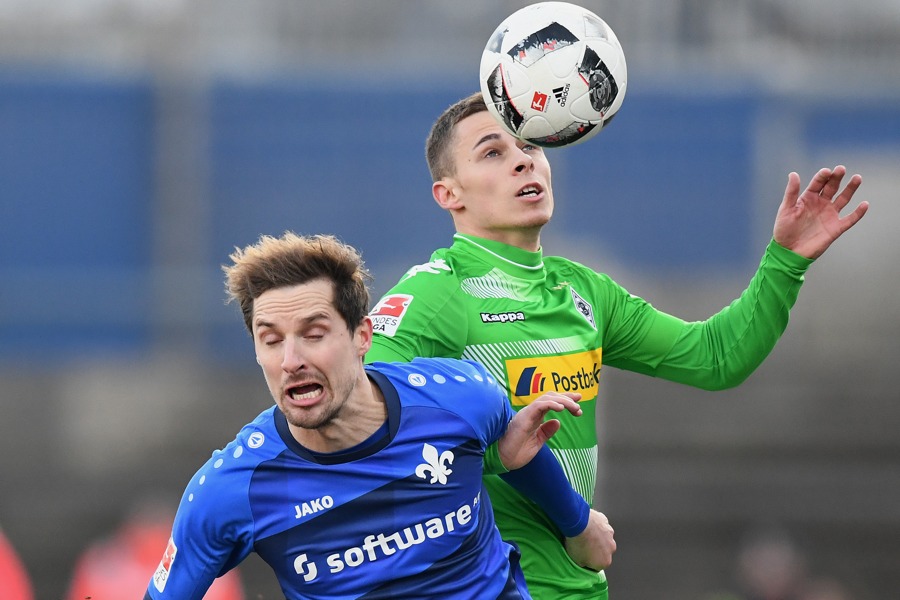 Thorgan Hazard hatte Pech mit einem Pfostenschuss (Photo by Matthias Hangst / Bongarts / Getty Images)