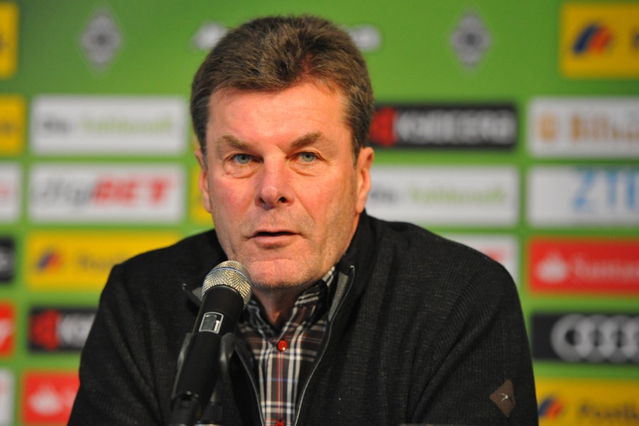 Dieter Hecking auf der PK am Donnerstag (Foto: Norbert Jansen / Fohlenfoto)