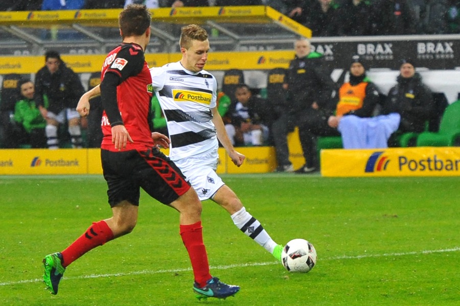 Der Schuss ins Glück. Patrick Herrmann erzielt das 3:0 (Foto: Norbert Jansen /  Fohlenfoto)