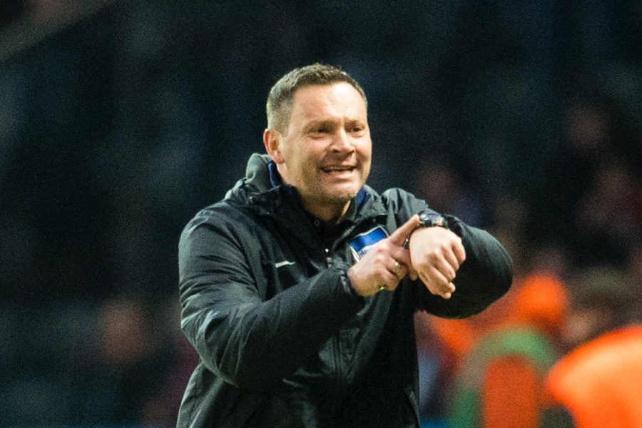 Die verflixte Uhr - Pal Dardai (Foto: Robert Michael / AFP / Getty Images)