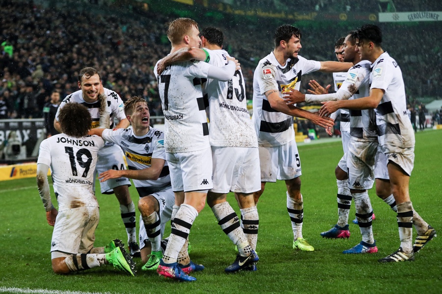 Die Helden im Regen (Foto: Maja Hitij / Bongarts / Getty Images)