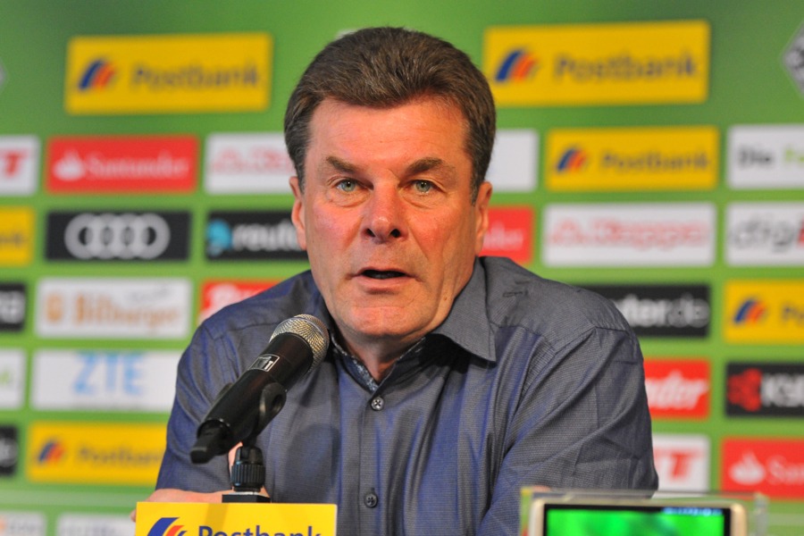 Dieter Hecking auf der PK am Donnerstag (Foto: Norbert Jansen / Fohlenfoto)