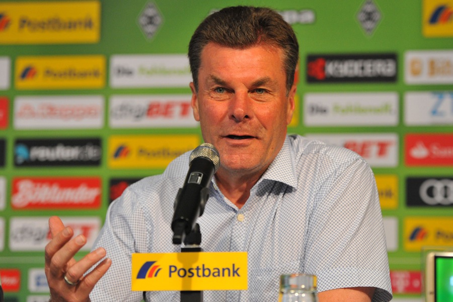 Dieter Hecking auf der PK am Donnerstag (Foto: Norbert Jansen / Fohlenfoto)