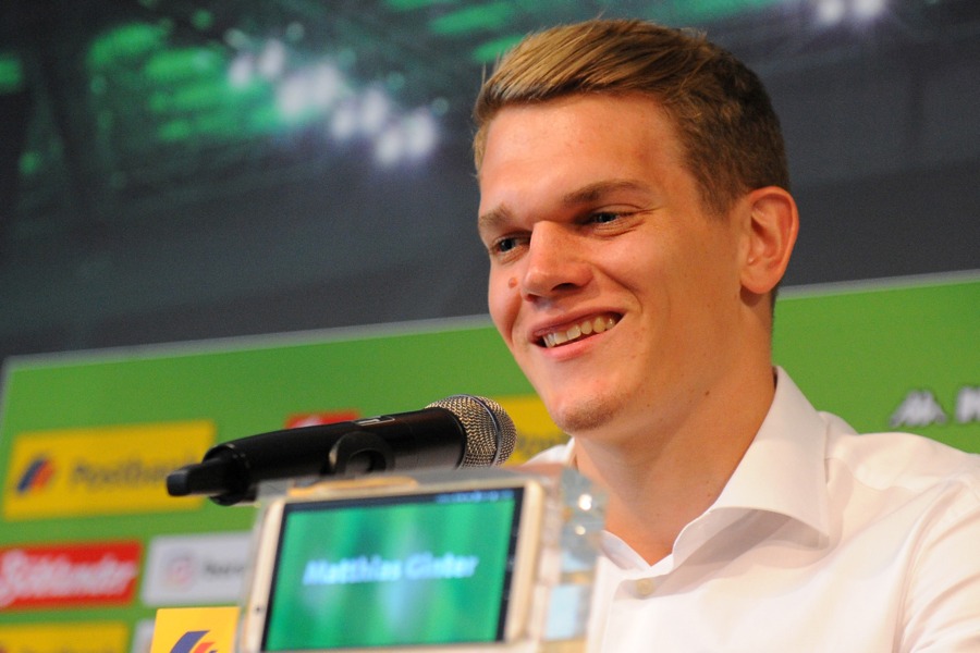 Matthias Ginter bei der offiziellen Vorstellung im Borussia-Park (Foto: TORfabrik.de)