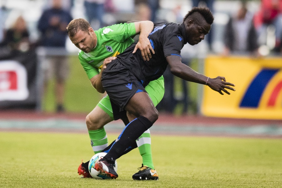 Tony Jantschke vs Mario Balotelli (Foto: TORfabrik.de)