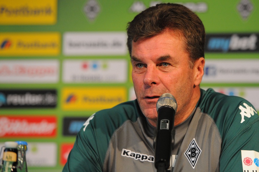 Dieter Hecking auf der PK am Freitag (Foto: TORfabrik.de)