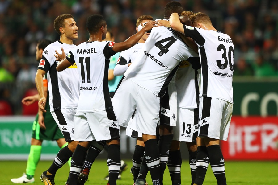 Jannik Vestergaard trifft in Bremen (Photo by Martin Rose / Bongarts / Getty Images)