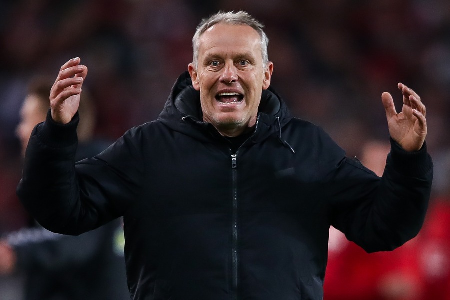 Das pure Entsetzen bei Christian Streich (Foto: Alex Grimm / Bongarts / Getty Images)