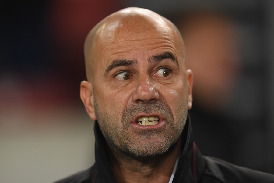 Schwer angeschlagen - Peter Bosz steckt mit Borussia Dortmund in der Krise (Foto: Matthias Hangst / Bongarts / Getty Images)