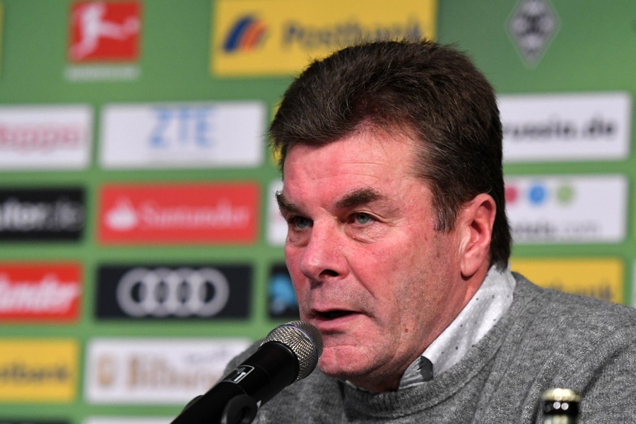 Dieter Hecking auf der Pressekonferenz am Donnerstag (Foto: TORfabrik.de)