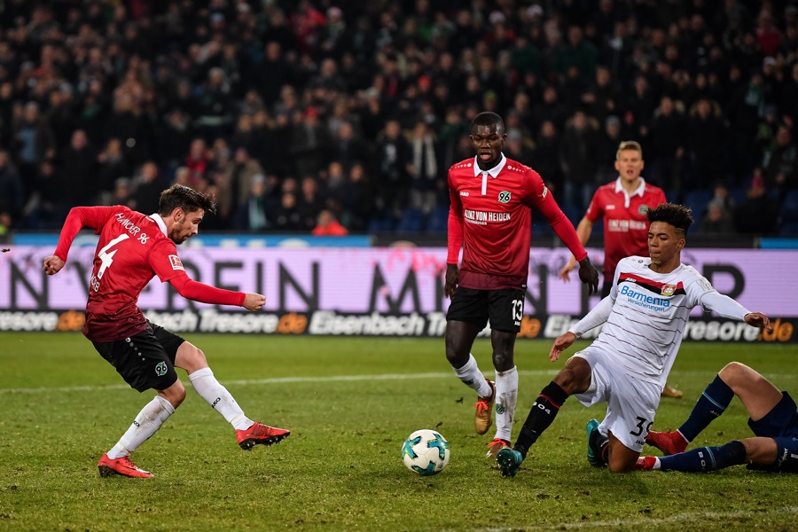 Julian Korb setzte mit seinem Tor den Schlusspunkt beim irren 4:4 zwischen Hannover und Leverkusen (Foto: Stuart Franklin / Bongarts / Getty Images)
