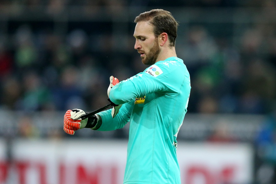 Tobias Sippel beim Heimspiel gegen RB Leipzig (Foto: Christof Koepsel / Bongarts / Getty Images)