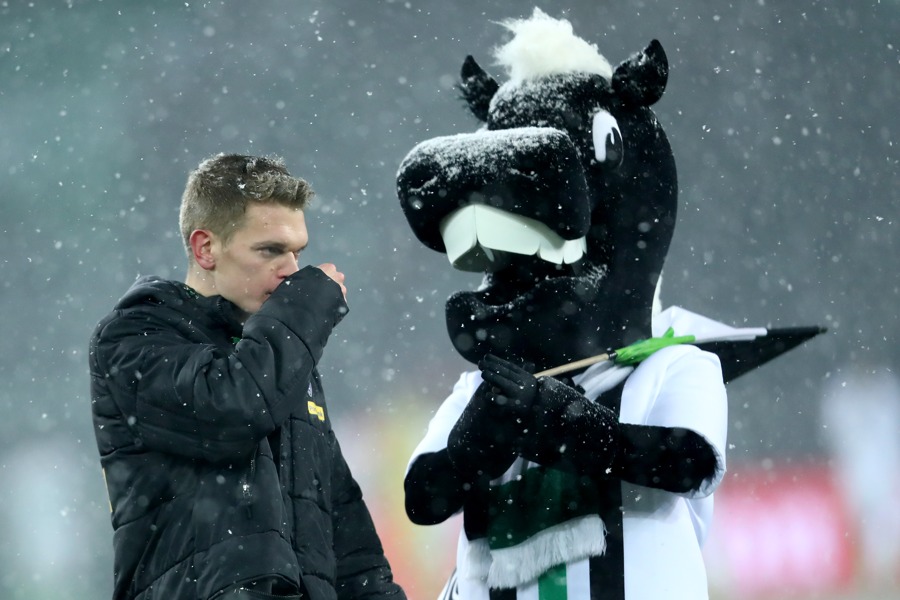 Ginter und Jünter im Schneetreiben (Foto: Christof Koepsel / Bongarts / Getty Images)