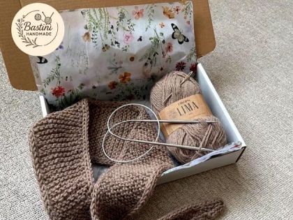 Strickset für Anfänger – DIY Komplettset mit Wolle und Nadeln